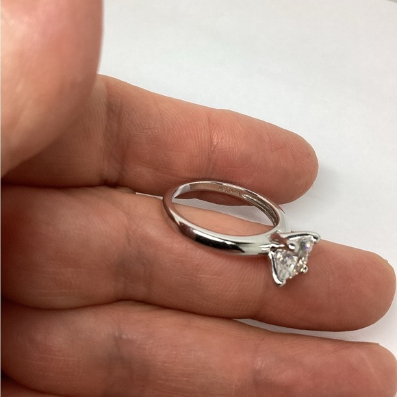 Sterling silver cubic zirconia solitaire ring Size 8 - Picture 4 of 5